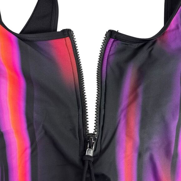 Sports Illustrated Medium One-Piece Swimsuit - Picture 7 of 12